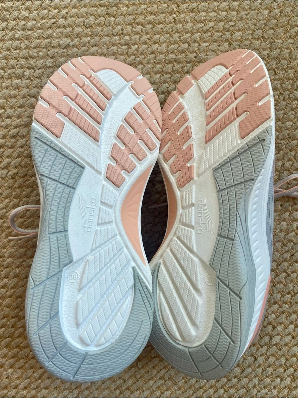 Dansko pace color shoes